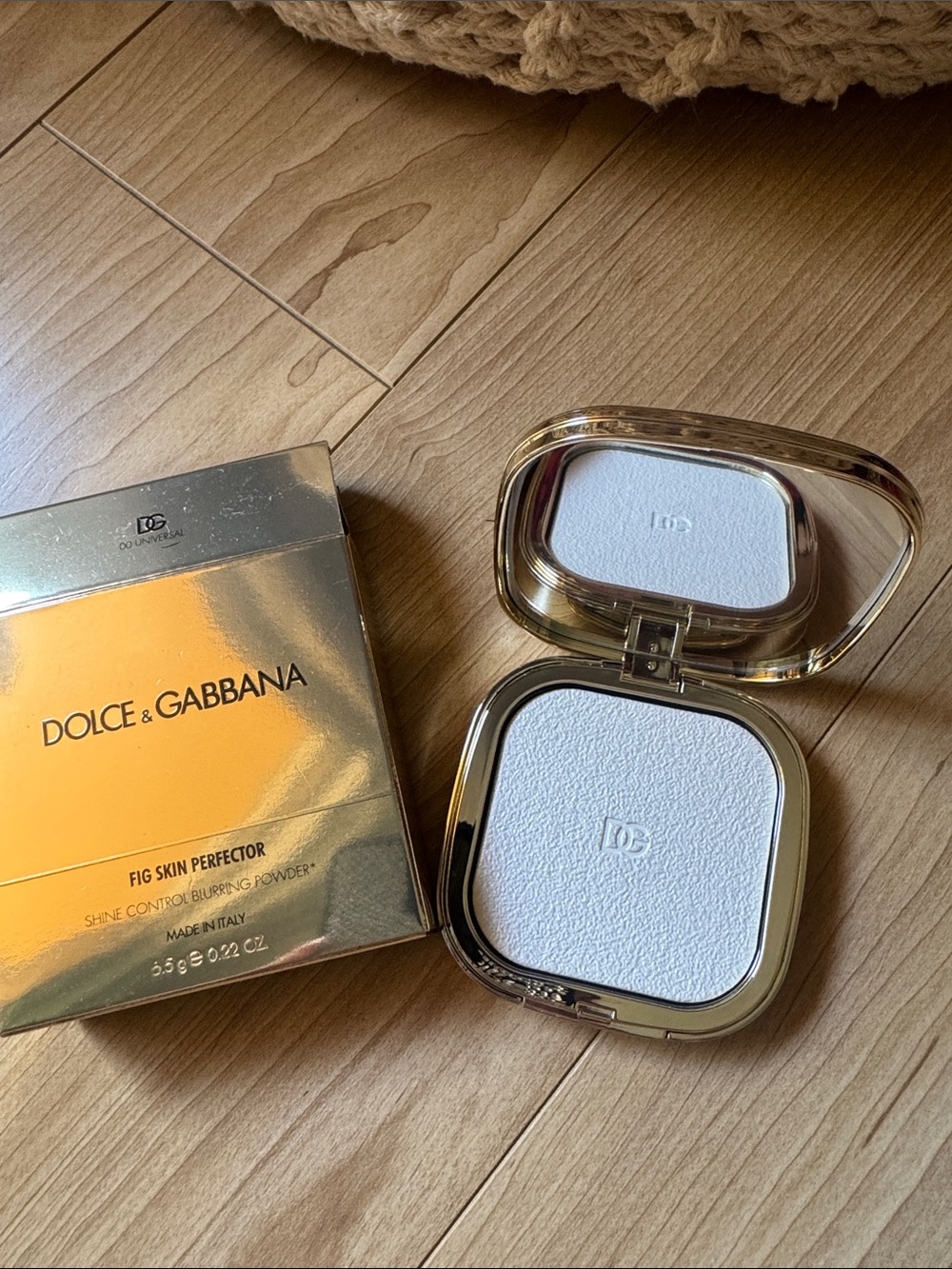 Dolce & Gabbana Fig Skin Perfector 00 Universal